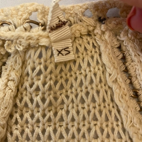 WILLOW & CLAY Knit Cropped Blouse with Metal Chain Detail, XS - Picture 5 of 7